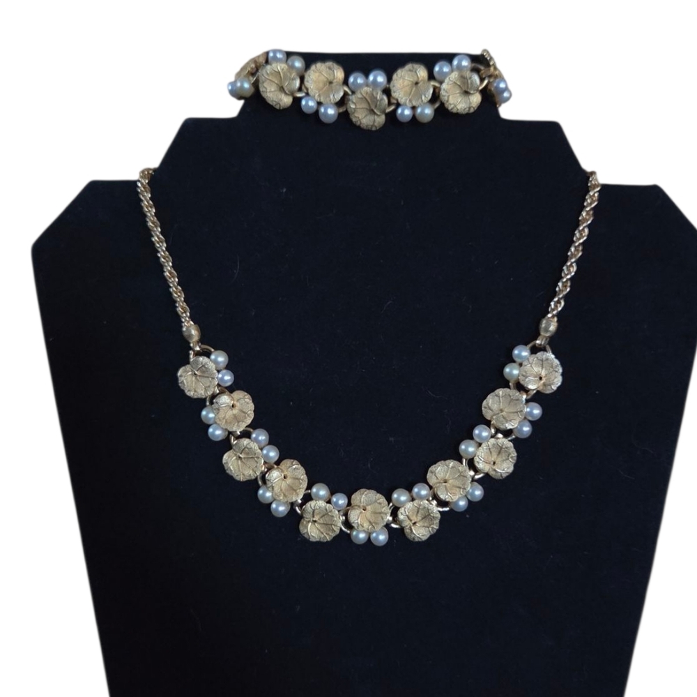 1950s Pennino Gold Leaves Demi Parure Garden Party Collection Necklace Set‎